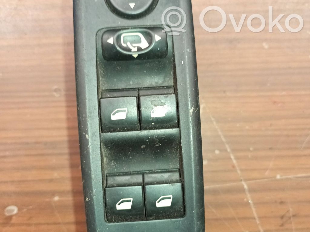 Peugeot 807 Electric window control switch 
