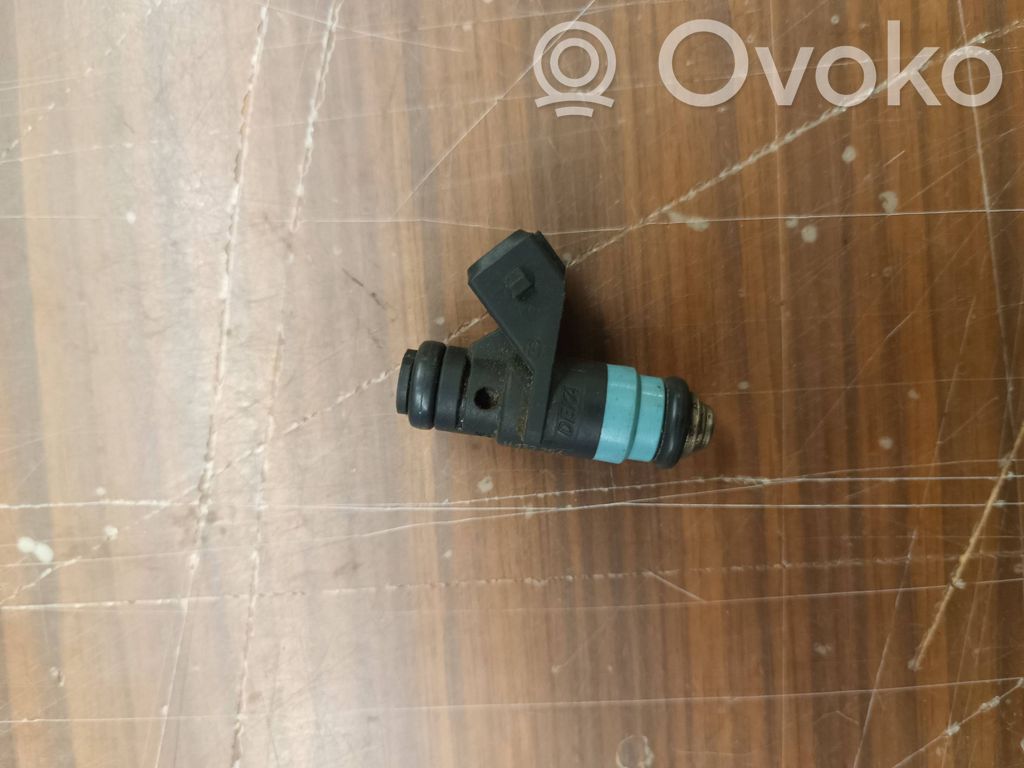Renault Clio II Inyector de combustible 