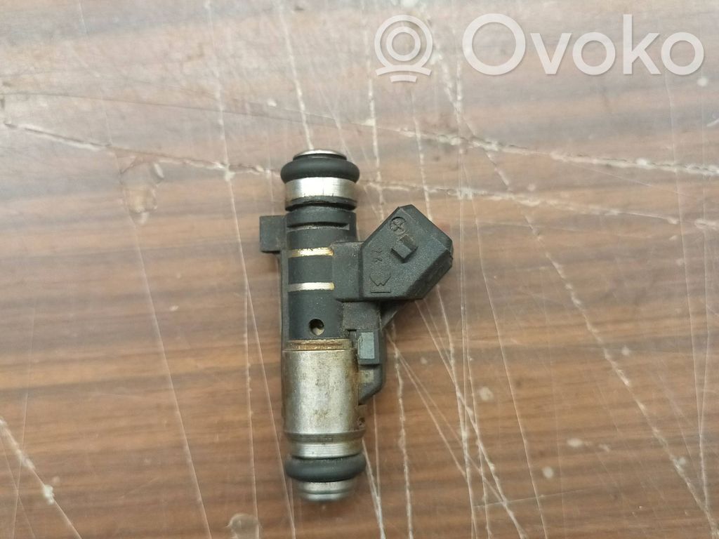 Citroen C2 Inyector de combustible 
