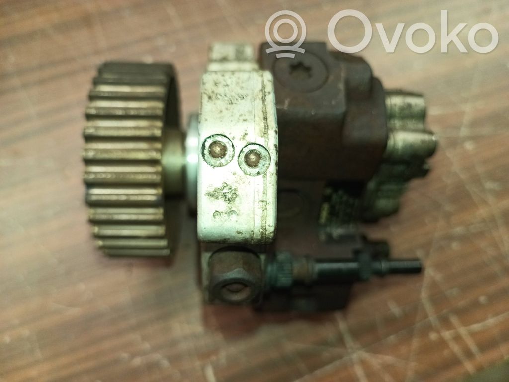 Renault Megane II Fuel injection high pressure pump 
