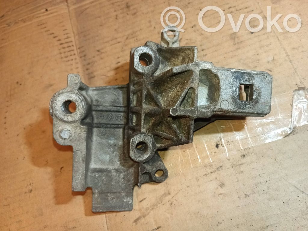 Renault Kangoo I Engine mounting bracket 