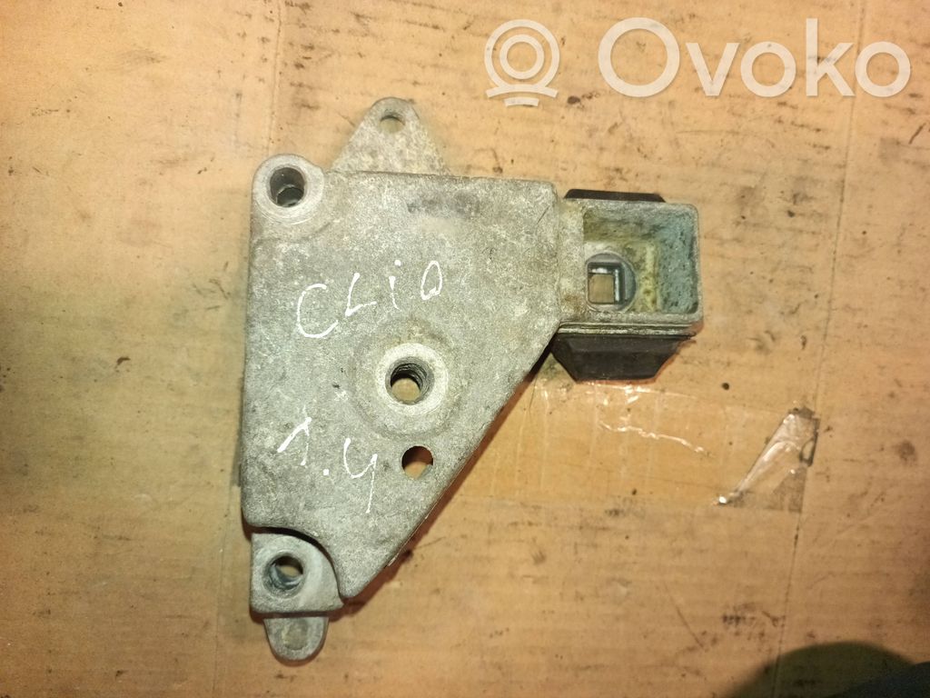 Renault Kangoo I Engine mounting bracket 