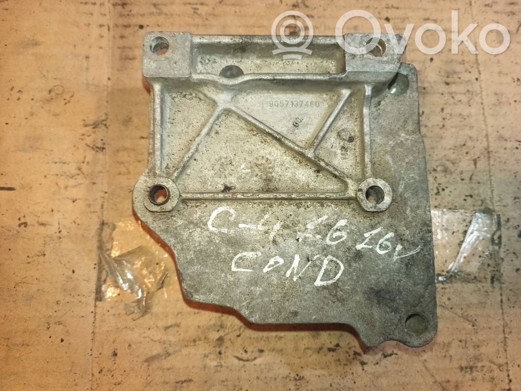 Citroen C4 I A/C compressor mount bracket 