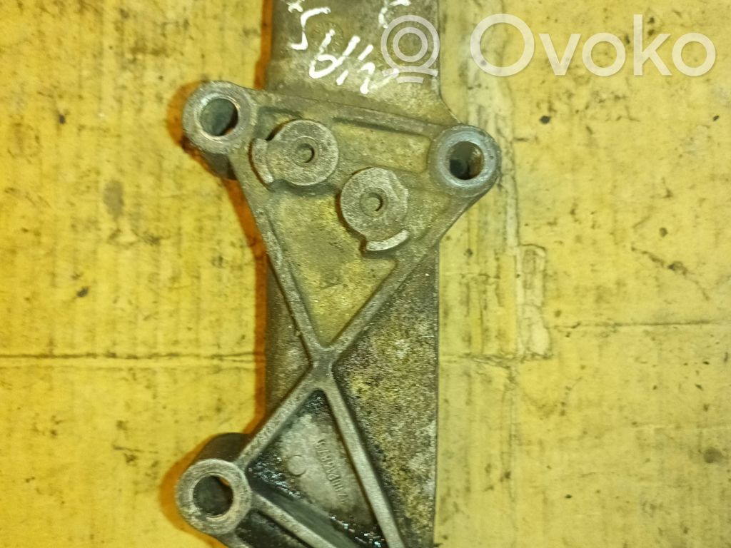 Renault Master II Engine mounting bracket 