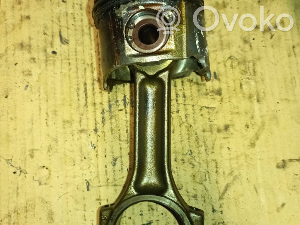 Renault Megane II Piston with connecting rod 
