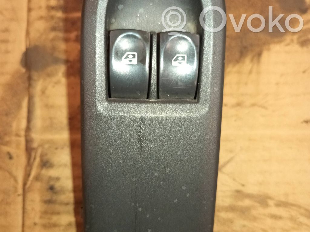 Renault Clio III Electric window control switch 
