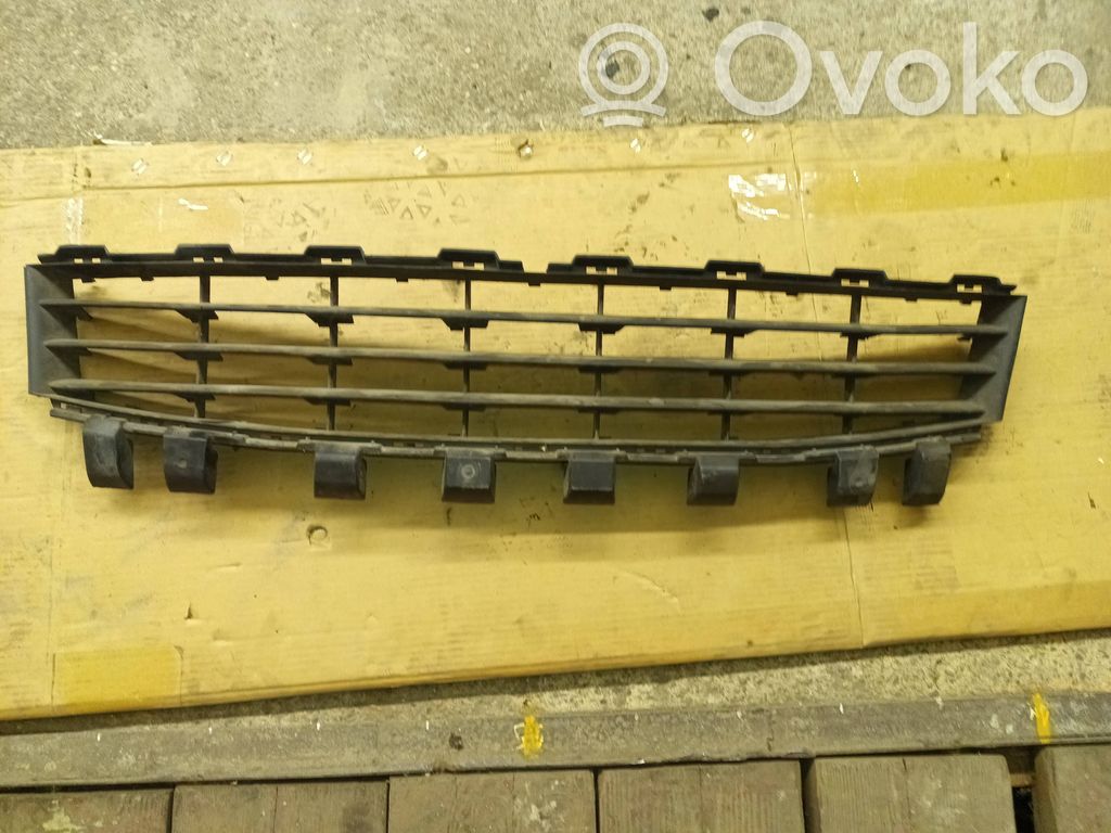 Renault Megane II Grilă inferioară bară față 