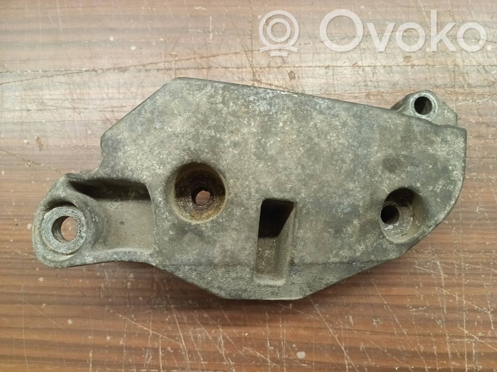 Renault Trafic II (X83) Engine mounting bracket 