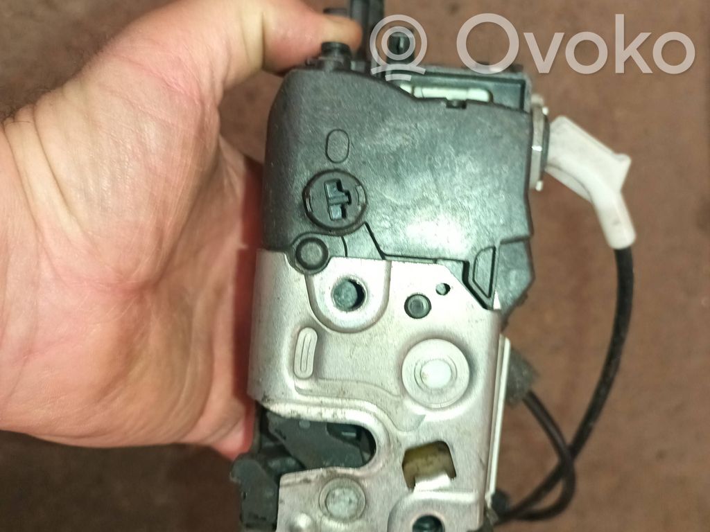 Peugeot 308 SW  Front door lock 