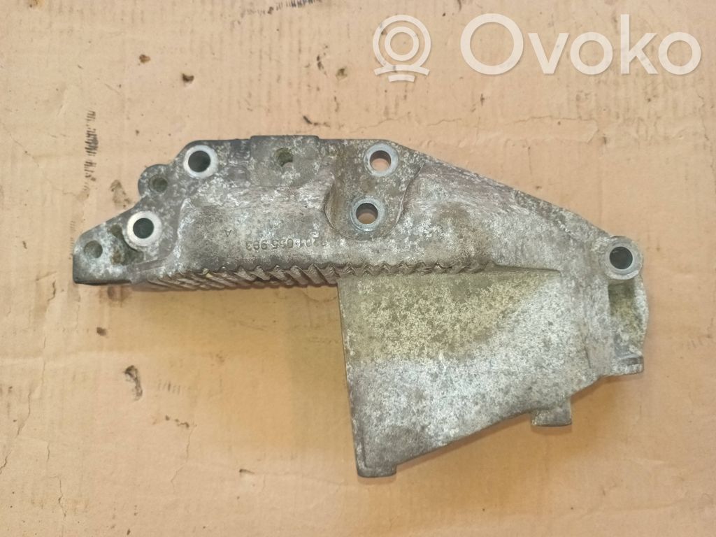 Renault Master III Engine mounting bracket 
