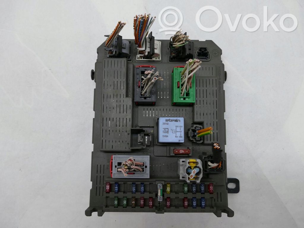 Citroen C5 Fuse module 