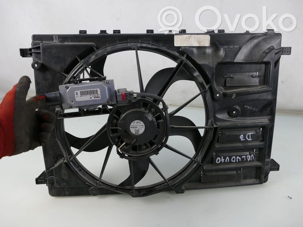 Volvo V40 Radiator cooling fan shroud 