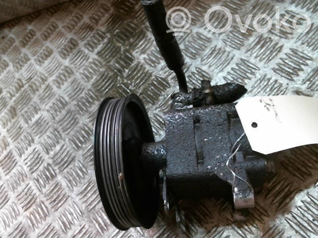 Ohjaustehostimen pumppu   32416750111