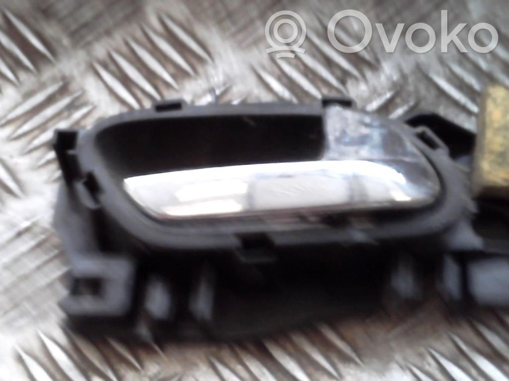Citroen C3 Picasso Front door interior handle 