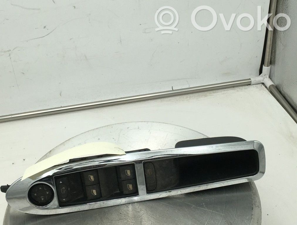 Citroen C4 II Electric window control switch 