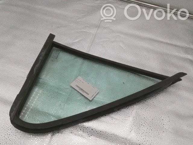 Citroen Saxo Ventanilla de ventilación de la puerta trasera 