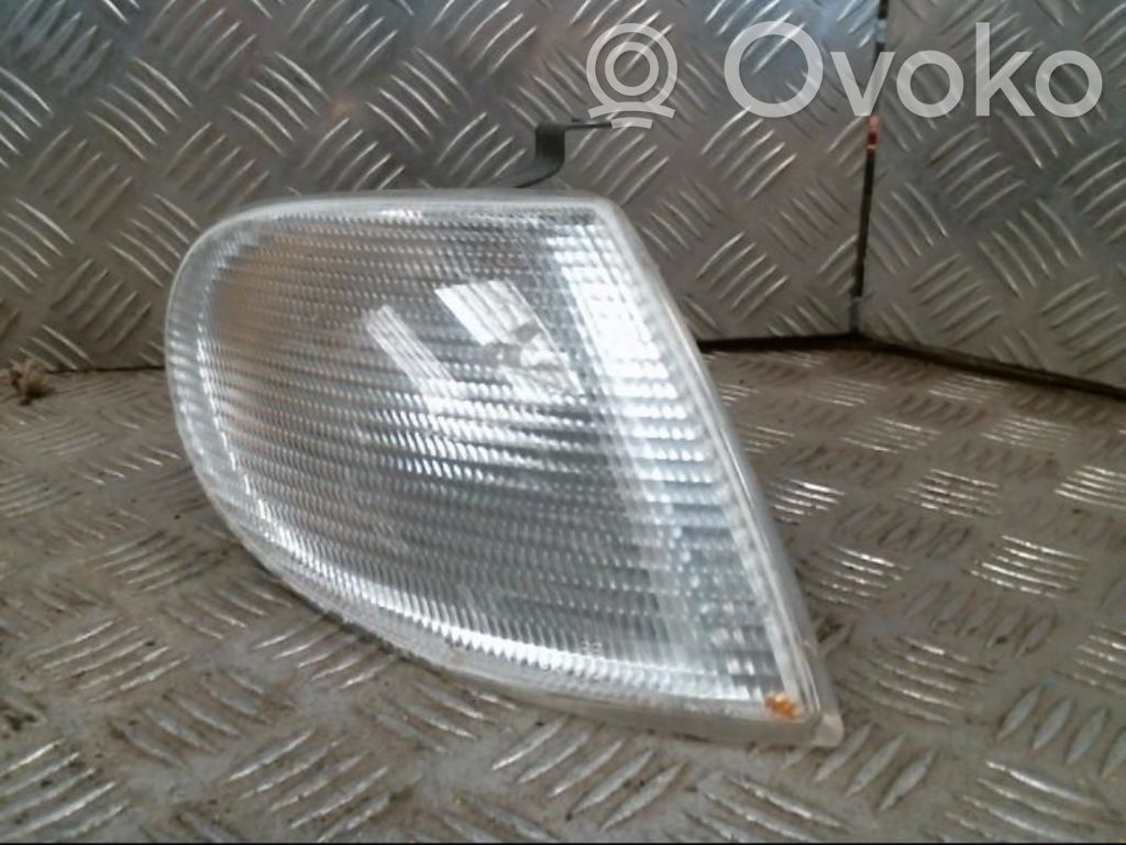 Front fender indicator light   1084818
