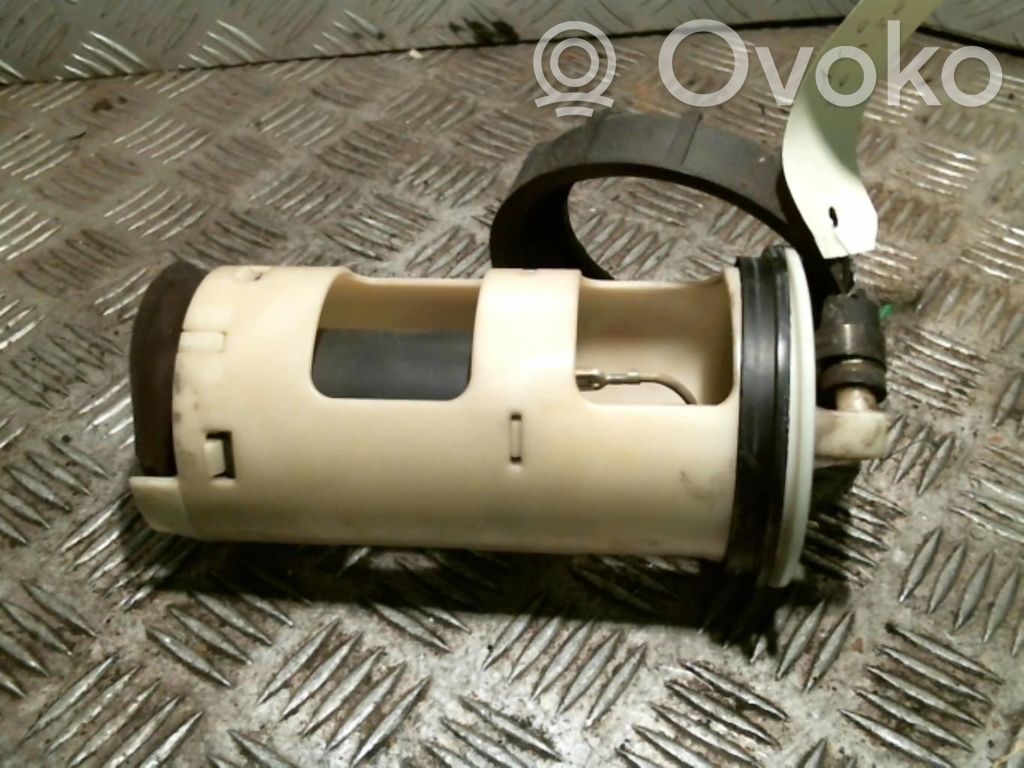 Peugeot 106 Pompe à carburant 