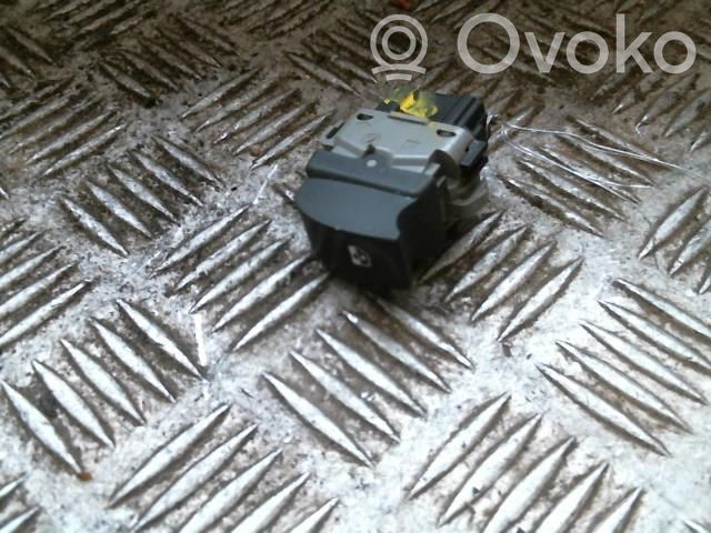 Renault Clio III Electric window control switch 