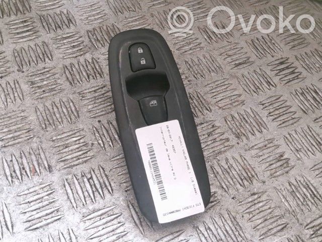 Renault Kadjar Electric window control switch 
