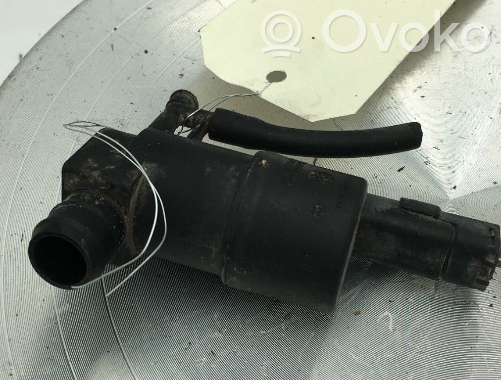 Renault Kangoo II Windscreen/windshield washer pump 