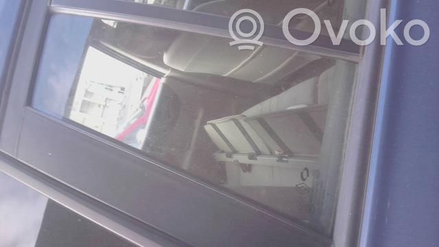 Renault Koleos I Ventanilla de ventilación de la puerta trasera 