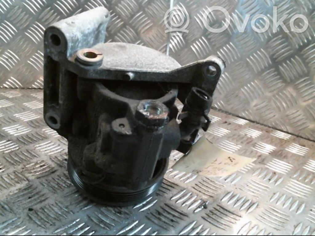 Renault Laguna I Pompa wspomagania 