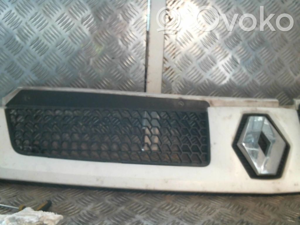 Renault Master II Front grill 