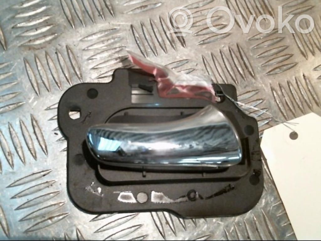 Manecilla interna puerta trasera   9134970