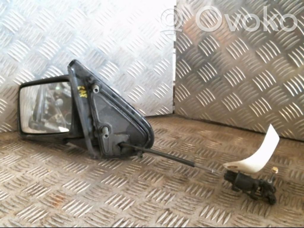 Volkswagen Golf III Manualne lusterko boczne drzwi przednich 