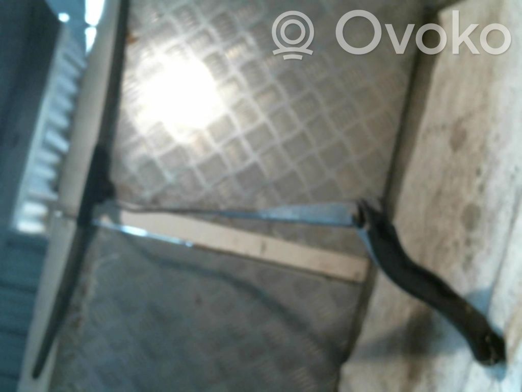 Peugeot 806 Front wiper blade arm 