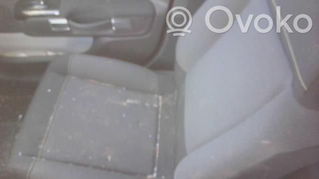 Citroen C3 Etumatkustajan istuin 
