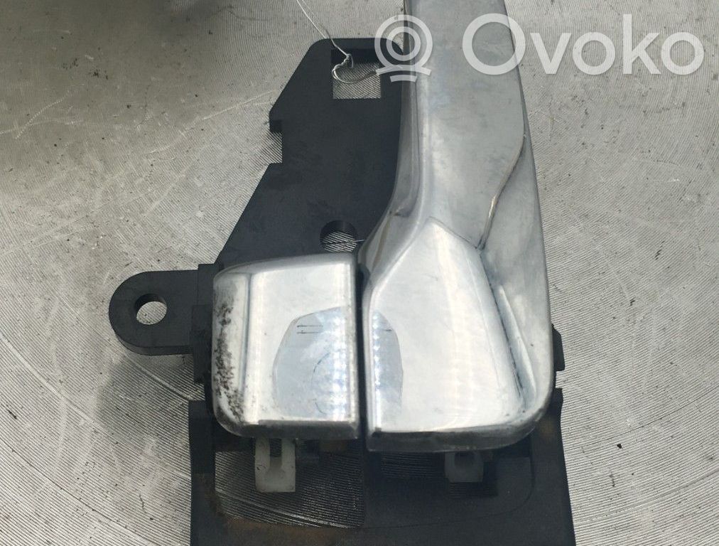 Mitsubishi L200 Manecilla interna puerta delantera 