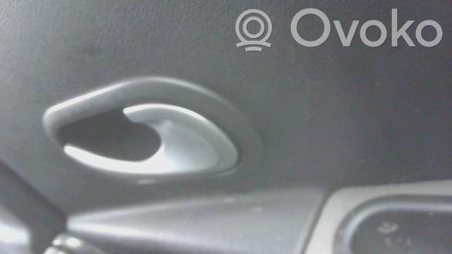 Renault Clio III Manecilla interna puerta trasera 