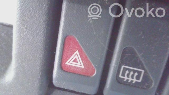 Renault Clio I Botón interruptor de luz de peligro 