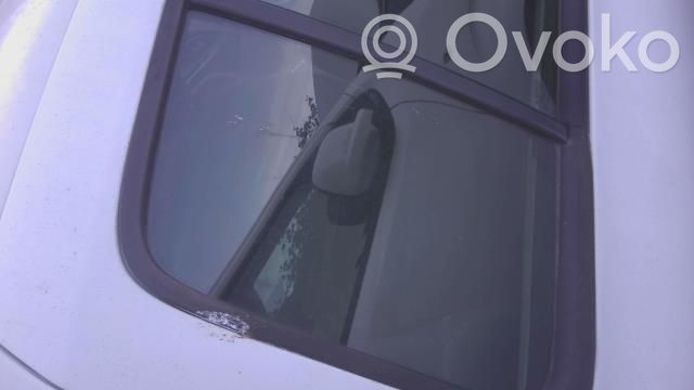 Renault Clio II Ventanilla de ventilación de la puerta trasera 