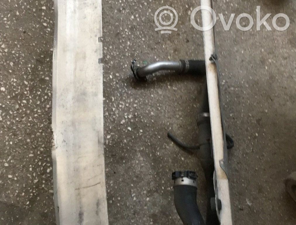 Priekšpusē bampera sija / balka