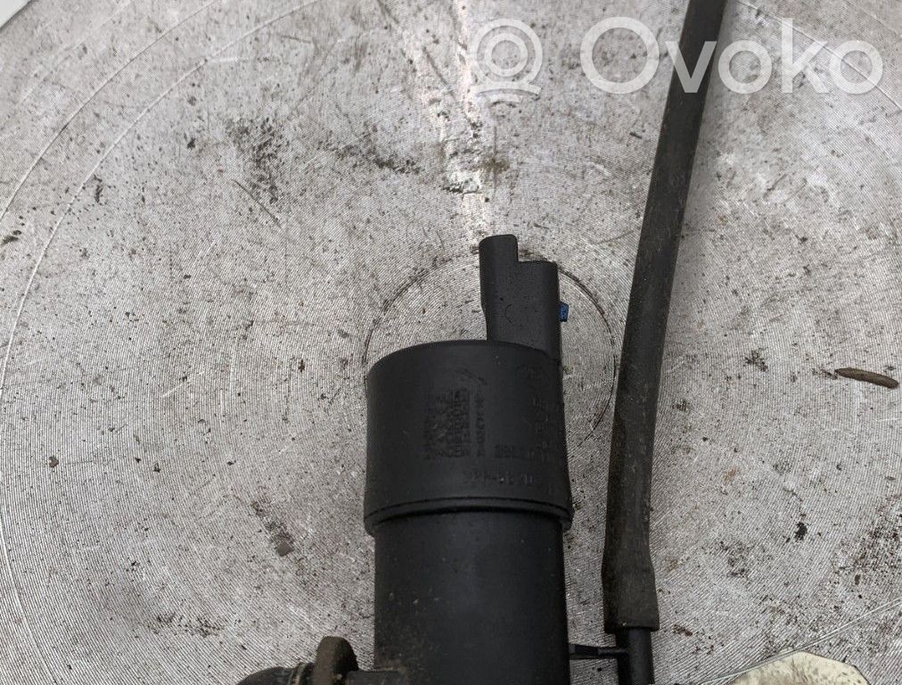 Renault Master II Windscreen/windshield washer pump 