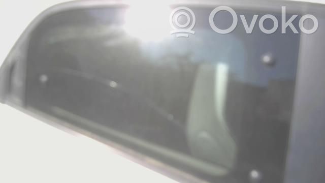 Ventanilla de ventilación de la puerta trasera