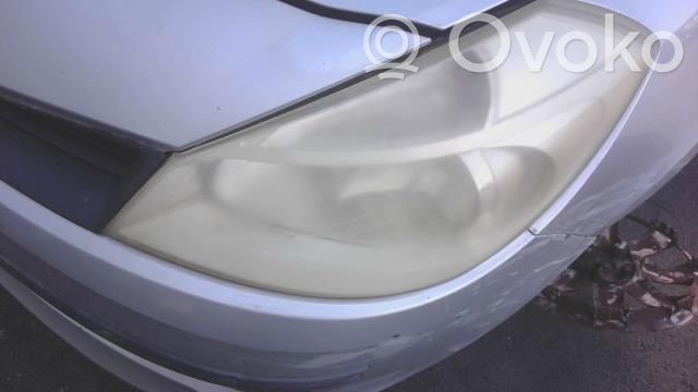 Renault Clio III Lampa przednia 