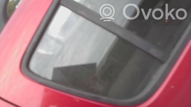 Dacia Sandero Ventanilla de ventilación de la puerta trasera 