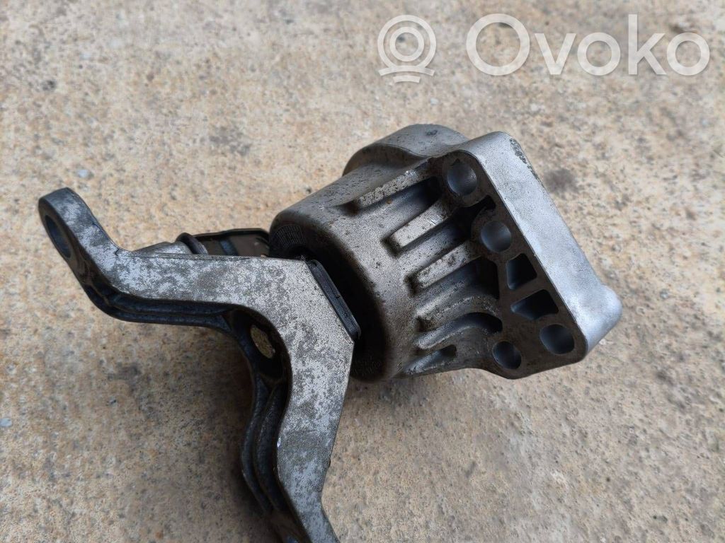 Ford S-MAX Engine mount bracket 