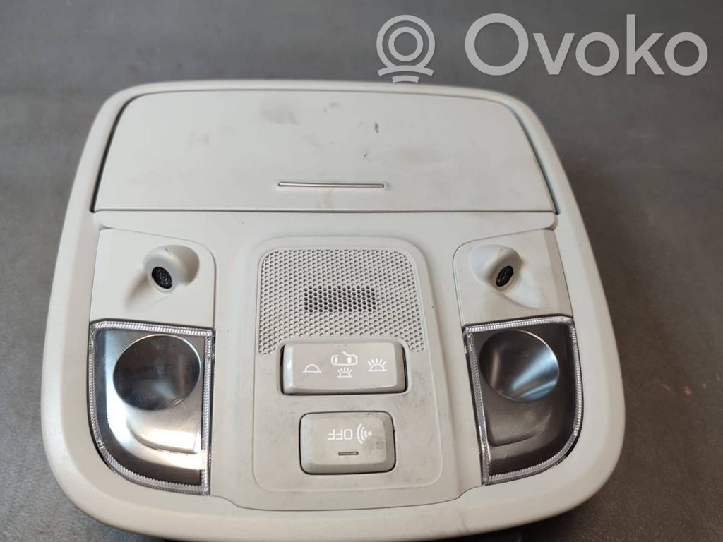 Etuistuimen valo   E1110R037699