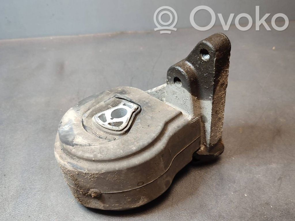 Opel Insignia A Engine mount bracket 