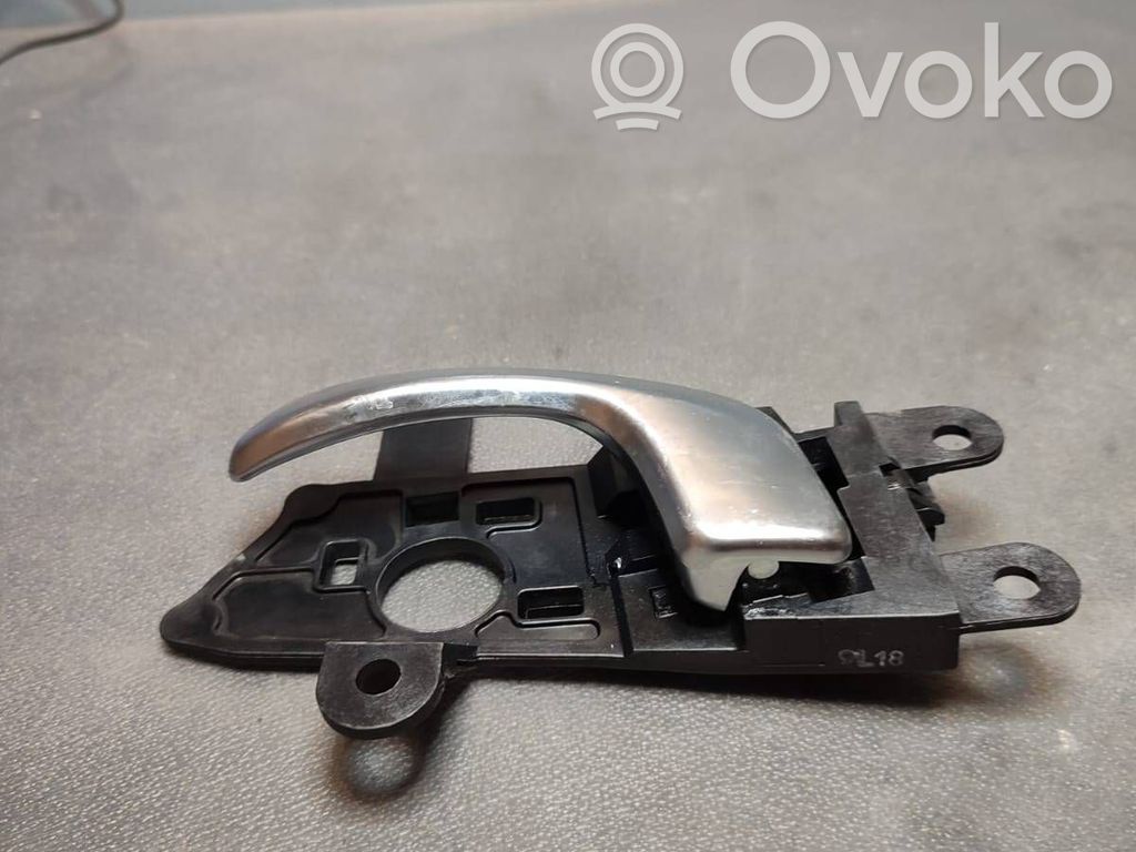 Manecilla interna puerta delantera   9L18