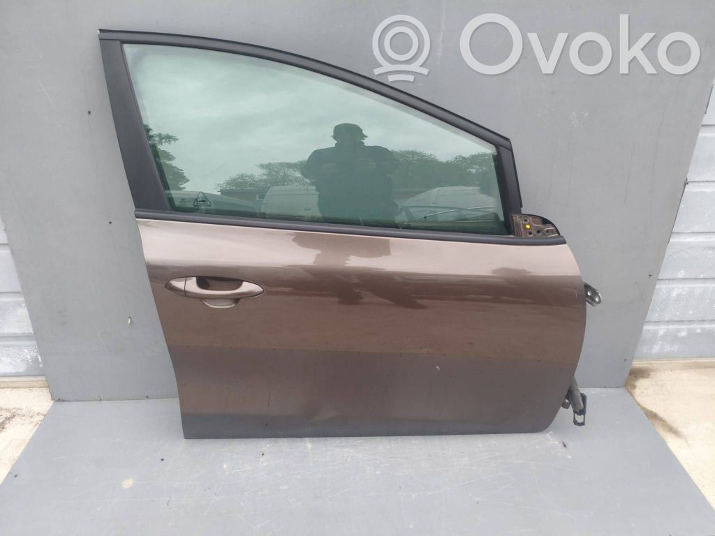 Durvis   76004A2000
