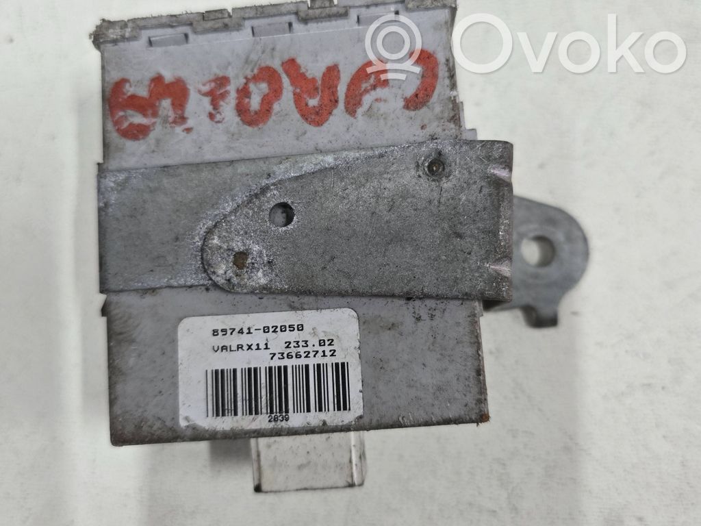 Toyota Corolla E120 E130 Door central lock control unit/module 