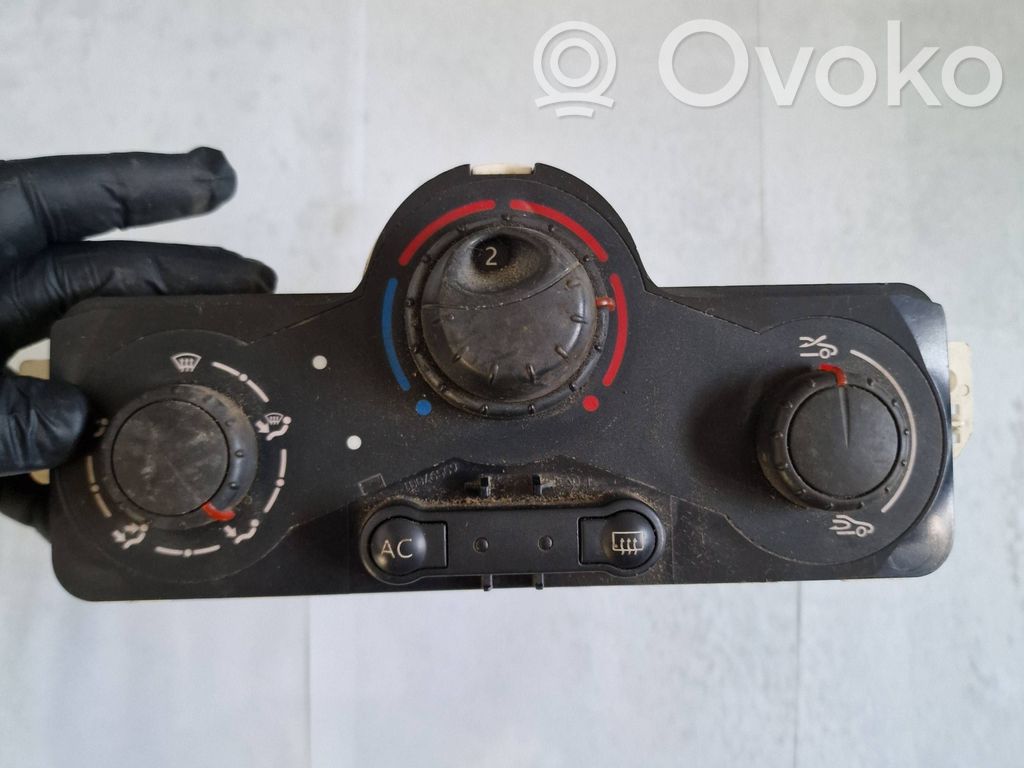 Renault Clio III Climate control unit 
