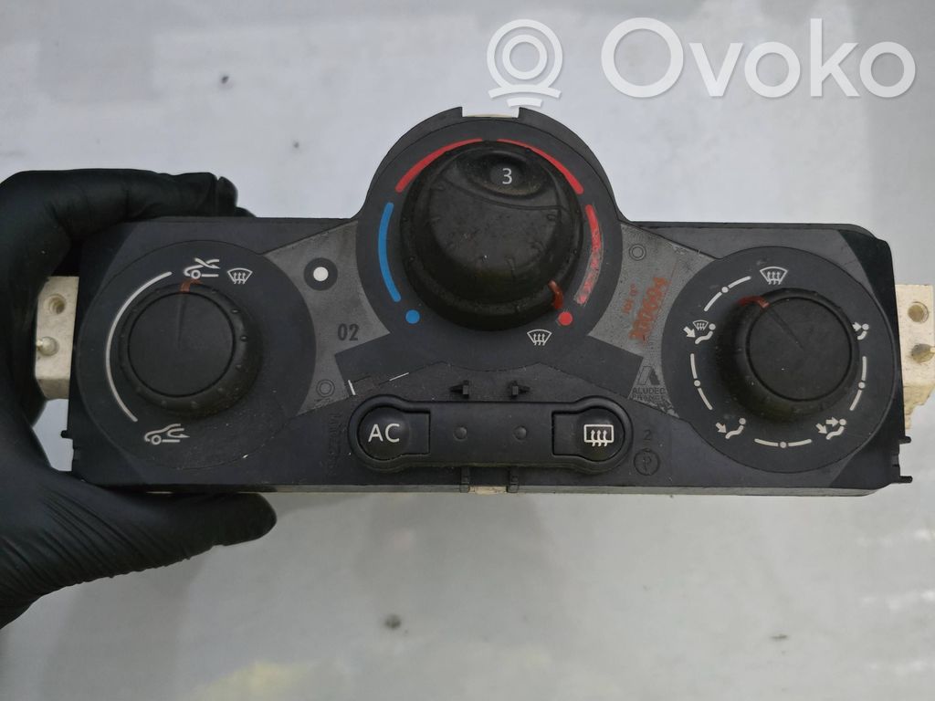 Renault Megane II Climate control unit 