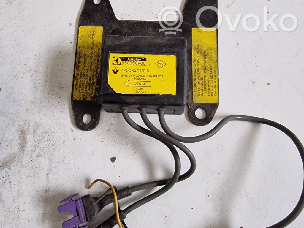 Renault Laguna I Airbag control unit/module 